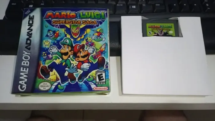 Mario & Luigi Superstar Saga ORIGINAL para Nintendo GameBoy Advance (caixa réplica brinde)