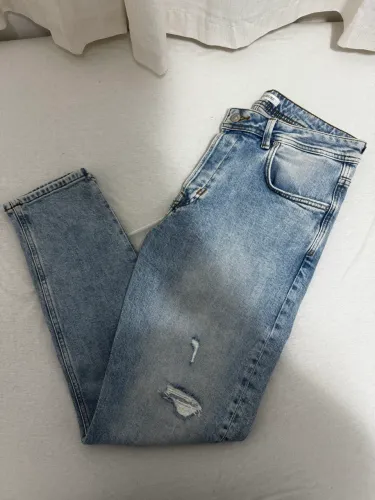 Calças masculinas Zara e Schooner