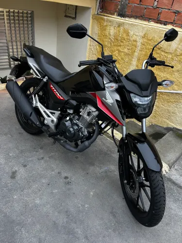 Titan 160