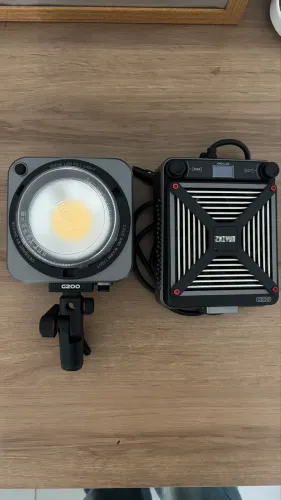 LED Zhiyun G200