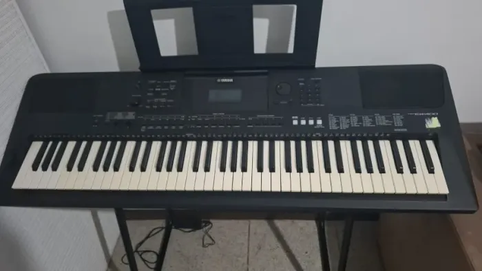Teclado Yamaha PCR EW 400