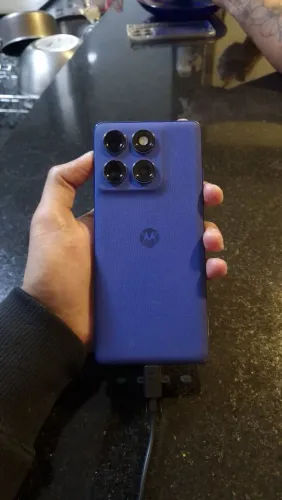 Moto Edge 60 Pro - 12 RAM - 256GB