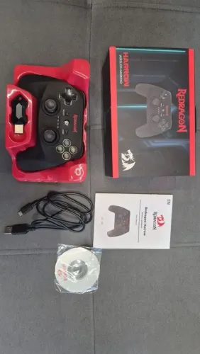 Joystick Redragon Harrow G808
