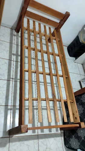 Cama de Madeira 