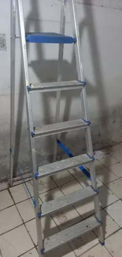 Escada alumínio 2 metros