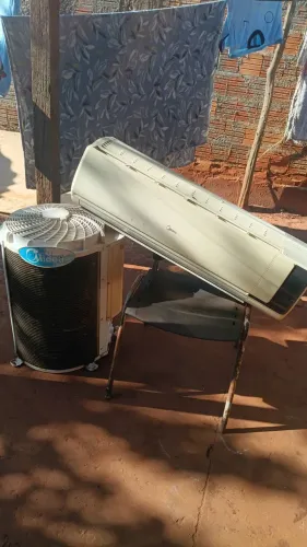 Ar condicionado 30 mil BTUS Midea 220 vt
