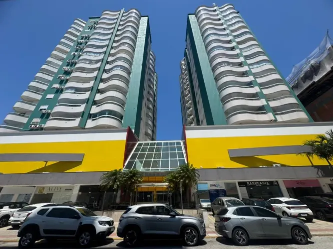 Apartamento à venda, no Bairro Campinas, São José-SC, com 3 quartos, sendo 1 suíte, com 2 
