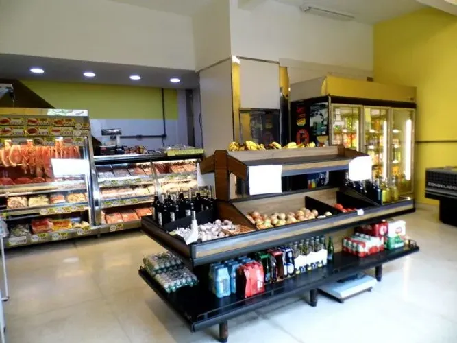 Vende-se mercado com açougue