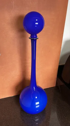 Licoreira Vintage em Vidro Azul Cobalto - Peça Escultural de Design Retrô