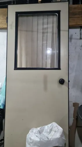 Vendo uma porta divisoria