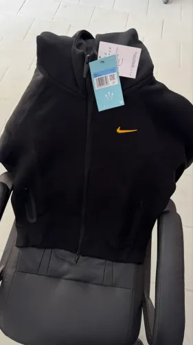 BLUSA NIKExNOCTA 
