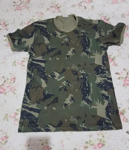 Camiseta camuflada 