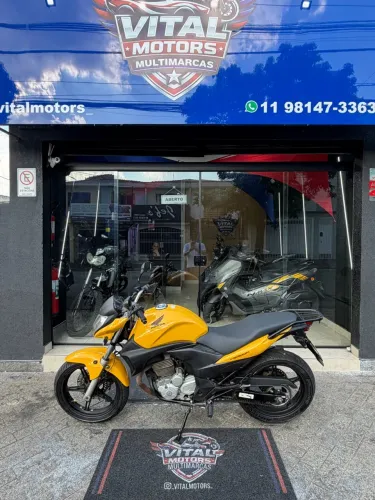 CB 300