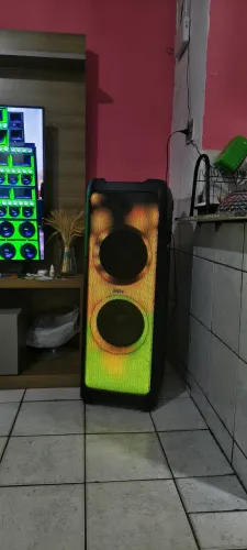 Vendo uma caixa de som