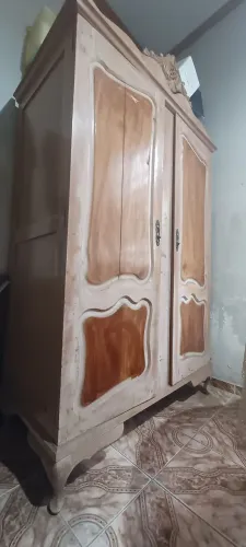 Móveis antigos imbuia Luís XV perfeito estado.