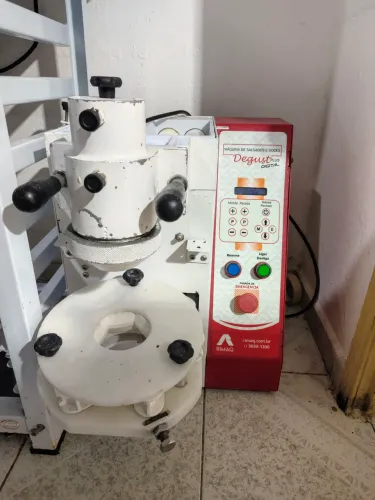 Modeladora rimaq com defeito