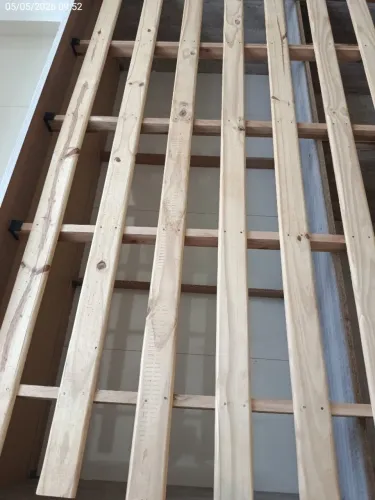 Cama Casal MDF com gaveteiro e área PET 