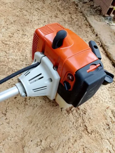 Vendo roçadeira Stihl FS 120 em uma máquina de solda profissional 3 em 1