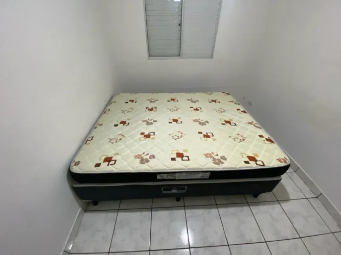Cama queen box + colchão