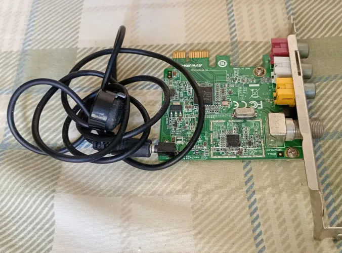 Placa de Captura de Vídeo e TV PCI AVerMedia (Para Colecionadores ou Retrô)