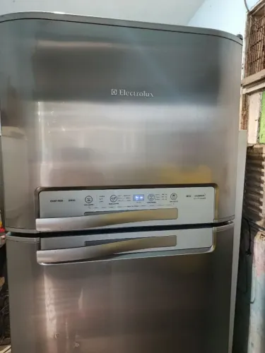 Geladeira duplex Elétrolux Frost Free vem..