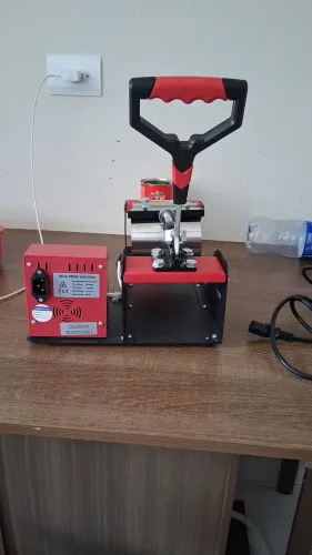 Máquina de sublimação em canecas