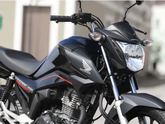 Vendo moto Titan Cg 160 com 13km rodados. 