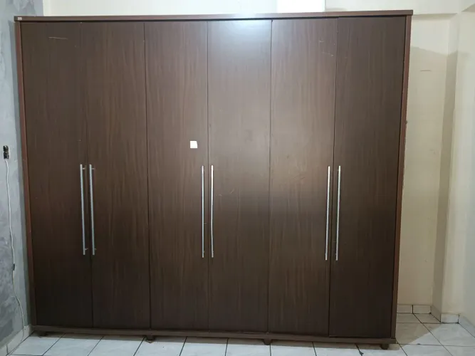 Guarda roupa 6 portas