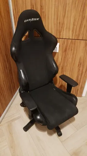 Cadeira Gamer DXRacer boa e barata.