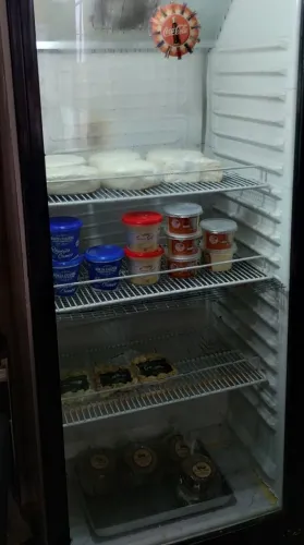 Vende se 1 expositor de bebidas porta de vidro 
