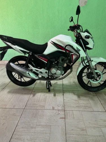 Titan 160 branco