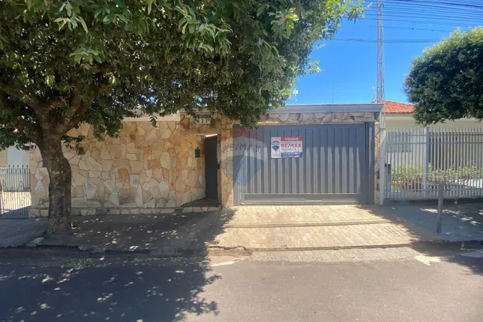 Casa com 250m² à Venda no Jardim Popi por R$ 349.900,00