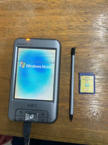 Pocket PC Link AIRIS T620 com acessórios originais e GPS Airis Navigation - USADO 