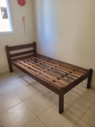 Cama madeira maciça solteiro
