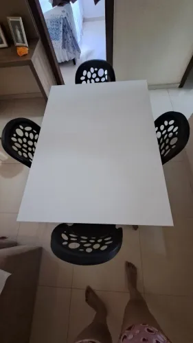Mesa com 4 cadeiras