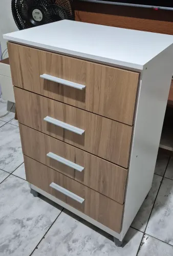 CÔMODA 4 GAVETAS NOVA