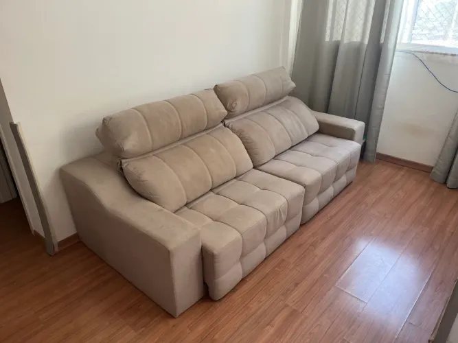 SOFÁ RETRÁTIL E RECLINÁVEL - 2,50m | R$ 1.200,00