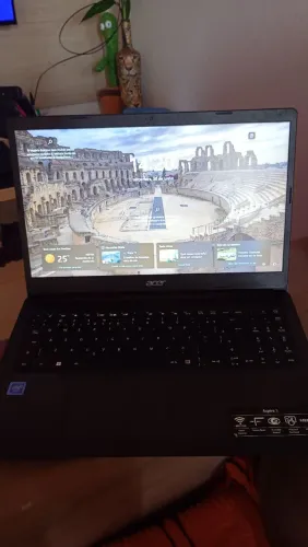 Vende-se notebook Acer aspire 3, estou vendendo pq não estou usando.