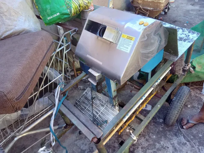 Engenho de cana maqtron B- 721 turbo inox (com carrinho)