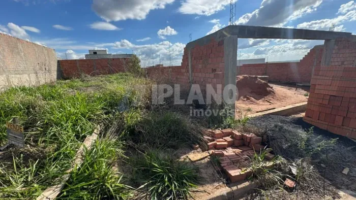 Venda de Terreno / Lote na cidade de São Carlos