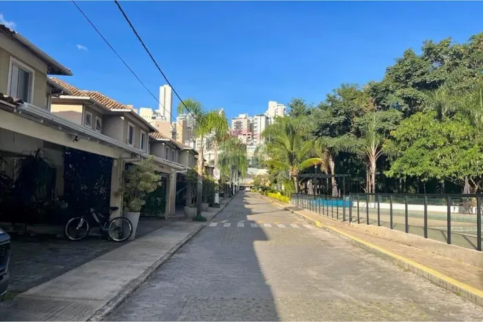 Casa em Condomínio Fechado com 3 quartos, 1 escritório  Bairro Buritis, Belo Horizonte/MG