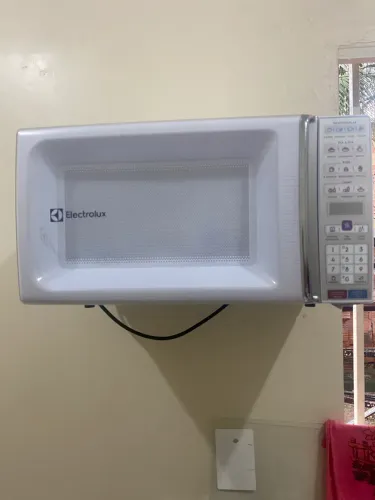 Microondas semi novo- 300,00