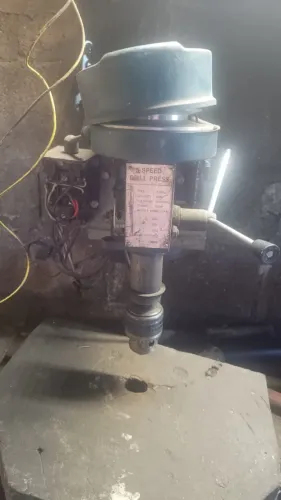 Furadeira de Bancada- Tipo: 5 Speed Drill Press