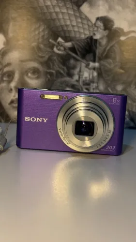Câmera Digital Sony Cyber-shot DSC-W830 Roxa - 20.1 MP + Kit Completo