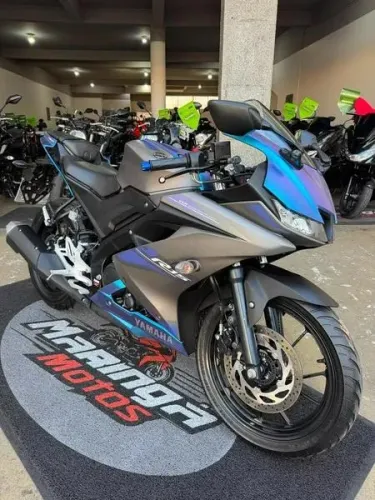 YAMAHA YZF R15 ABS 2025 IMPECÁVEL - NA MARINGÁ MOTOS!