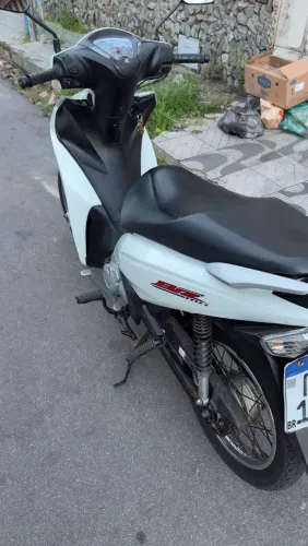Vendo essa biz 110i em perfeito estado de conservação.