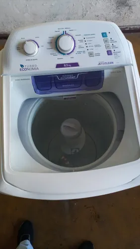 Máquina de lavar roupa 8,5kg seminova