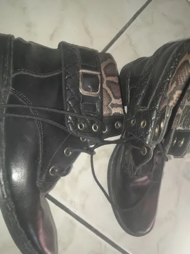 Botas