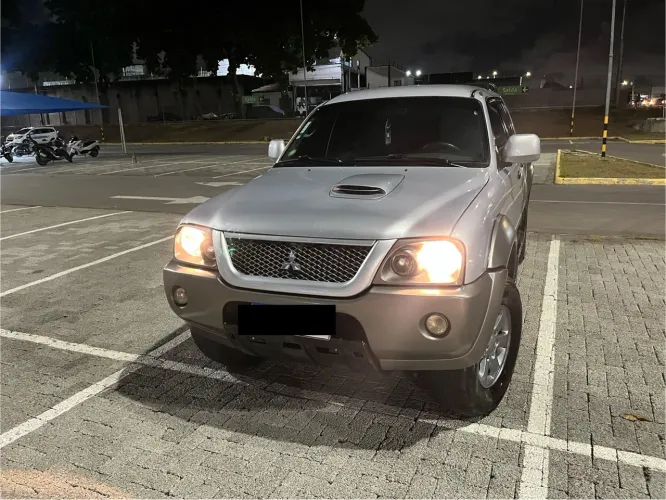 Mitsubishi L200 Outdoor GLS 2.5 4X4 CD TDI Diesel 2010