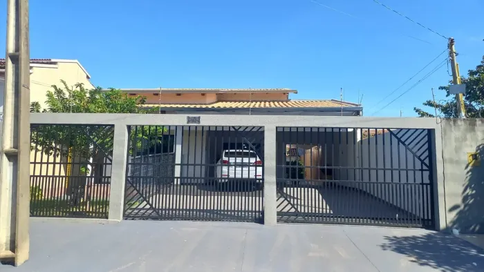 Casa a venda com 3 SUITES no setor Itaici 2 em Caldas Novas-Go